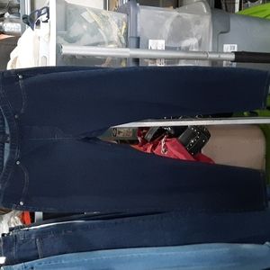 HUE Capris Size Medium